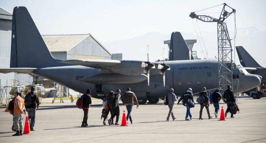 En Chile, desaparece avión con 38 personas a bordo
