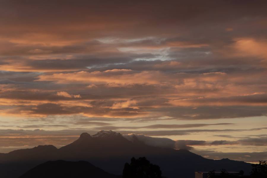 Rescatan a socorrista accidentado en el Iztaccíhuatl