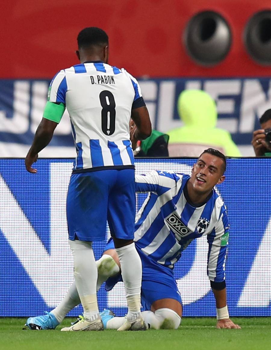 Funes Mori consigue su gol cien ante el Liverpool