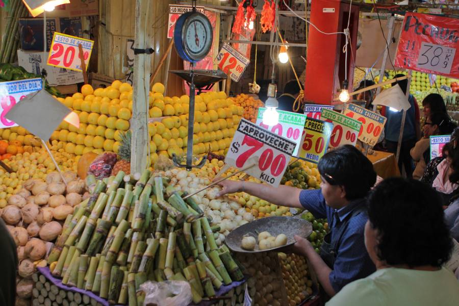 Protégete de los efectos del frío con ponche de frutas