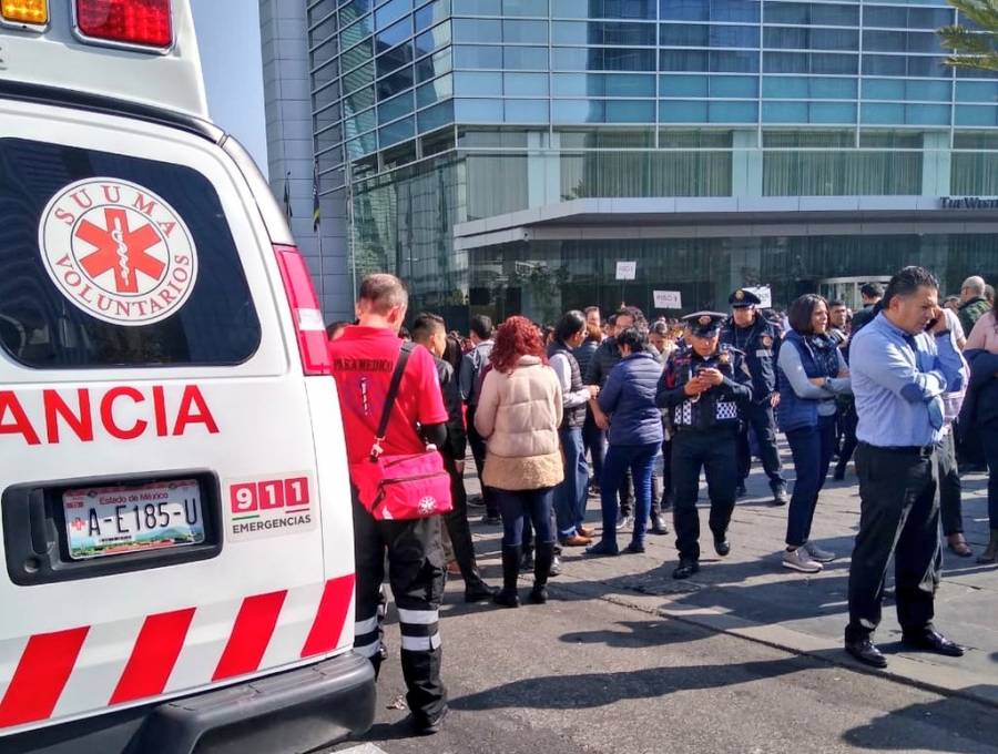 Controlado, el incendio en Park Plaza Santa Fe