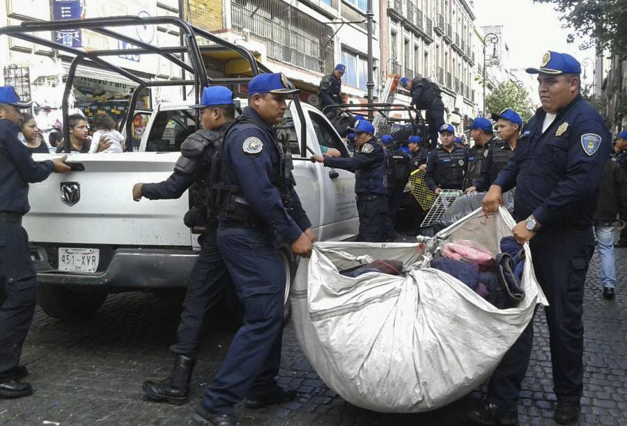 Se da a conocer un video con una gresca entre ambulantes y policías de la CDMX