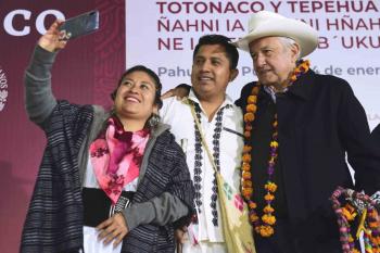 Desea L&oacute;pez Obrador un feliz a&ntilde;o a las familias mexicanas