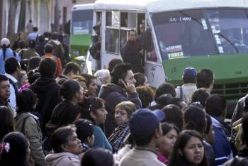 Diputada denuncia cobros excesivos en transporte p&uacute;blico en Edo Mex