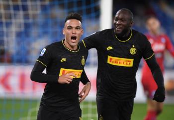 Inter de Mil&aacute;n hunde al Napoli del “Chucky”