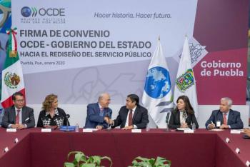 Firma gobierno de Puebla convenio con la OCDE para rediseño del servicio público