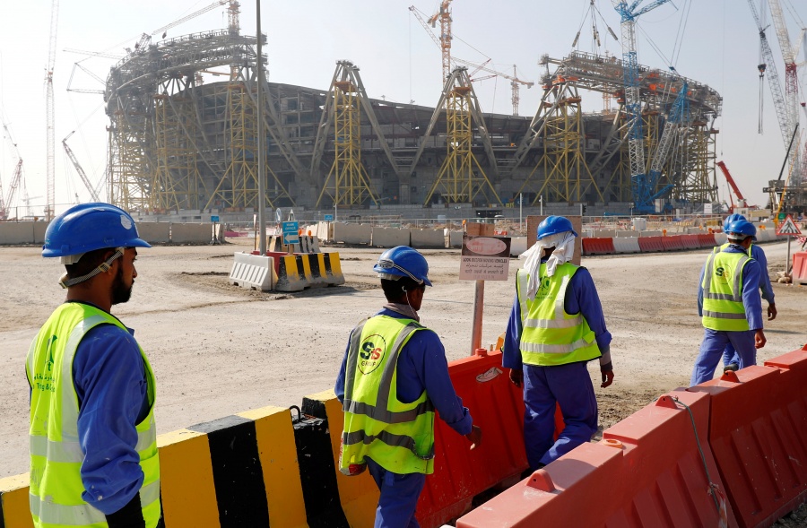 Construcción de estadios en Qatar cobran vida de 2 mil trabajadores
