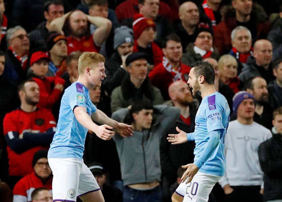 Manchester City gana al United y se acerca a la final de copa