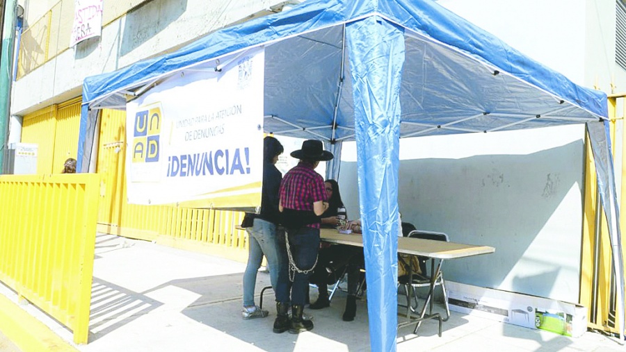 Cese de maestros traba negociaciones en prepa 9 