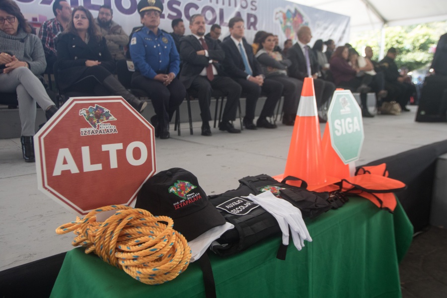 8 mil policías participaron en día de regreso a clases