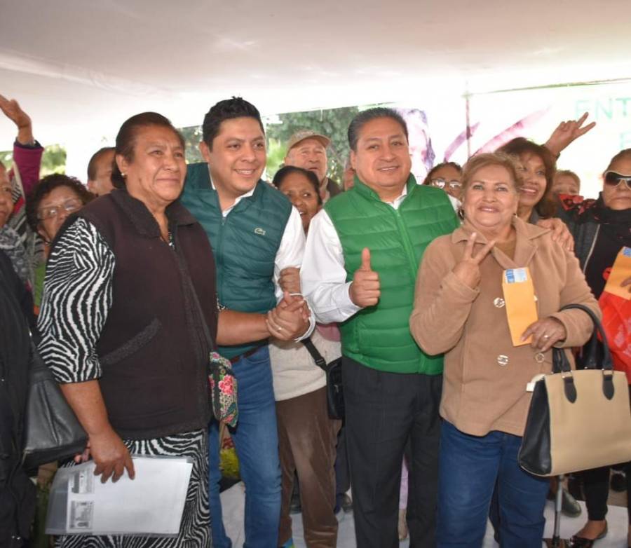 Municipio de Soledad entrega apoyos a adultos mayores por primera vez