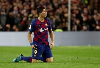 Barcelona anuncia operaci&oacute;n en la rodilla derecha de Luis Su&aacute;rez