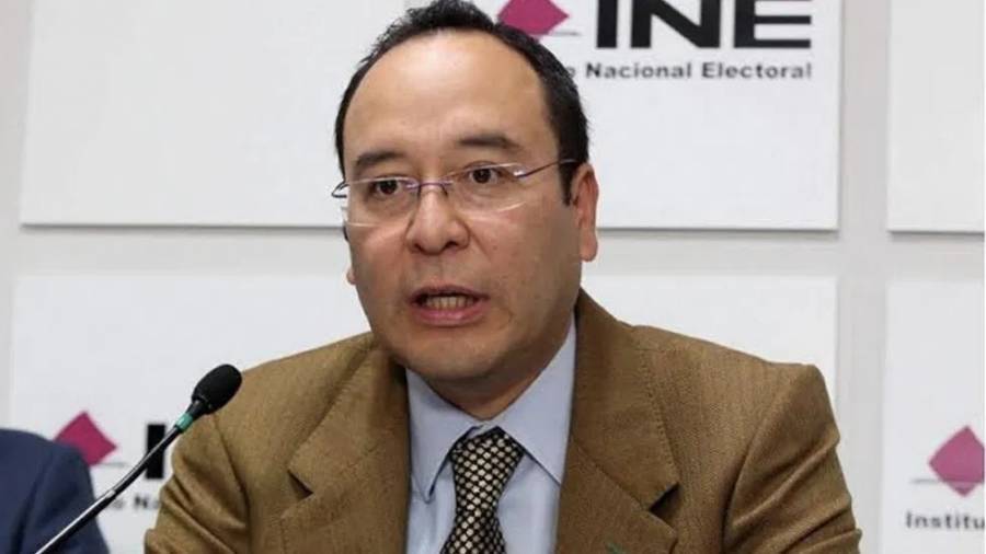 Asaltan al consejero del INE, Ciro Murayama