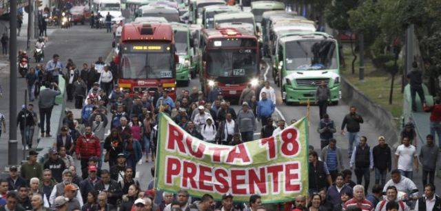 Transportistas bloquean accesos a la capital