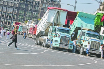 Protestan transportistas 7 horas y pactan di&aacute;logo