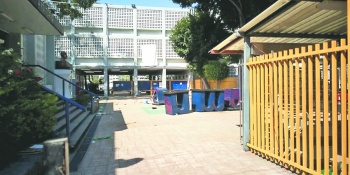 Despu&eacute;s 60 d&iacute;as de paro, hacen limpieza en Prepa 9