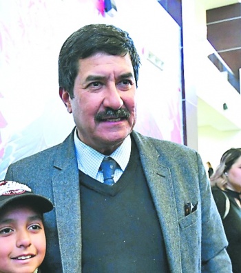 G&oacute;bers plantean no politizar tema de salud