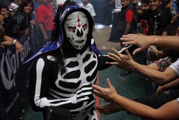 Publican imagen de La Parka sin m&aacute;scara