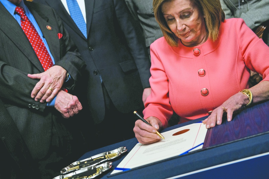 Cámara baja deja en manos del Senado destitución de Trump