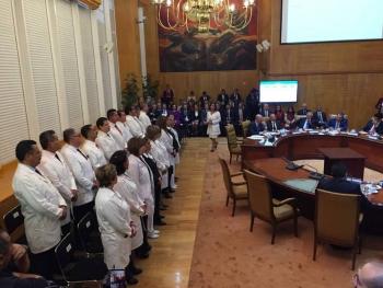 En sesi&oacute;n p&uacute;blica, seleccionan a 35 nuevos funcionarios del IMSS