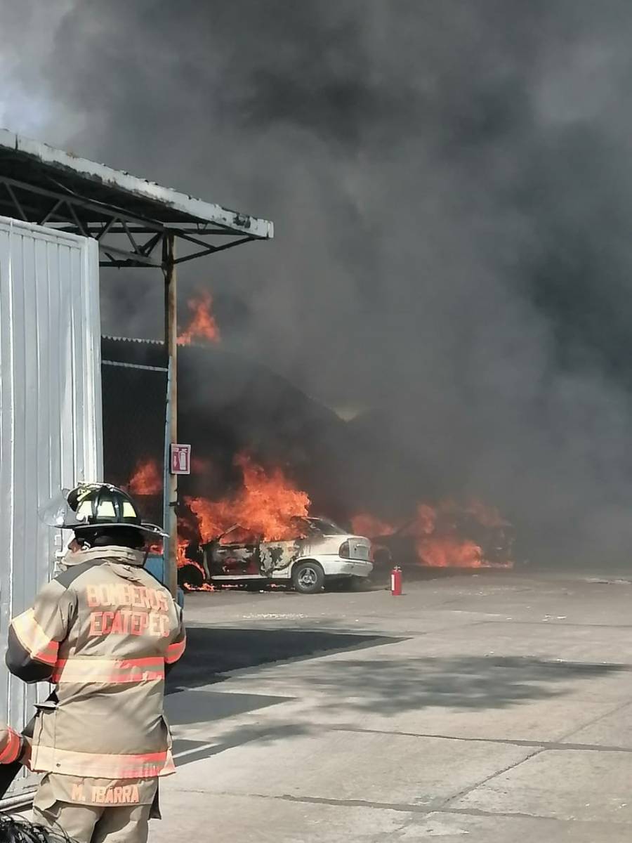 Evacuan predio en Ecatepec por explosión de tanque de gas