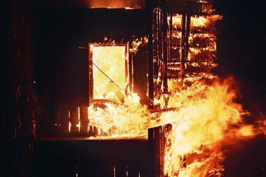 Despliegan operativo en Madera, Chihuahua, luego del incendio de 22 casas