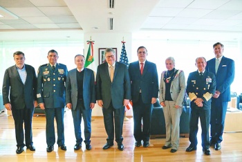 M&eacute;xico y EU pactan reducir el tr&aacute;fico de armas y droga 