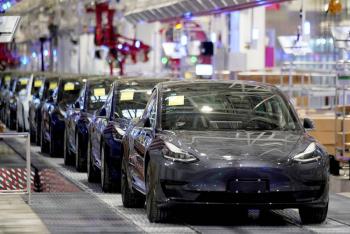 Investigar&aacute;n autos Tesla tras denuncias de aceleraci&oacute;n repentina