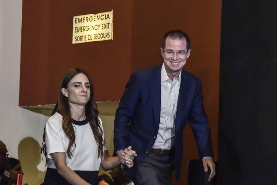 Reaparece Ricardo Anaya en la UNAM; opina sobre rifa del avión presidencial