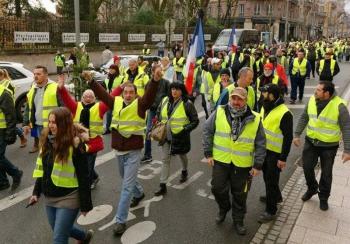 Chalecos Amarillos: Detienen al menos a 15 durante protestas en Par&iacute;s