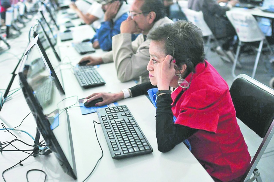 Presume Gobierno federal comisiones de -1% en Afores