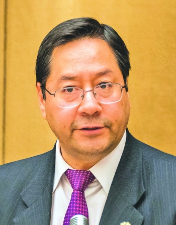 Evo elige a su exministro de econom&iacute;a como posible sucesor
