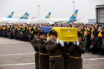 Retornan a su pa&iacute;s cuerpos de 11 ucranianos del avi&oacute;n derribado por Ir&aacute;n