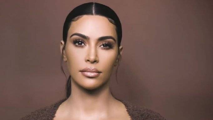 Kim Kardashian luce cuerpazo en Los Cabos