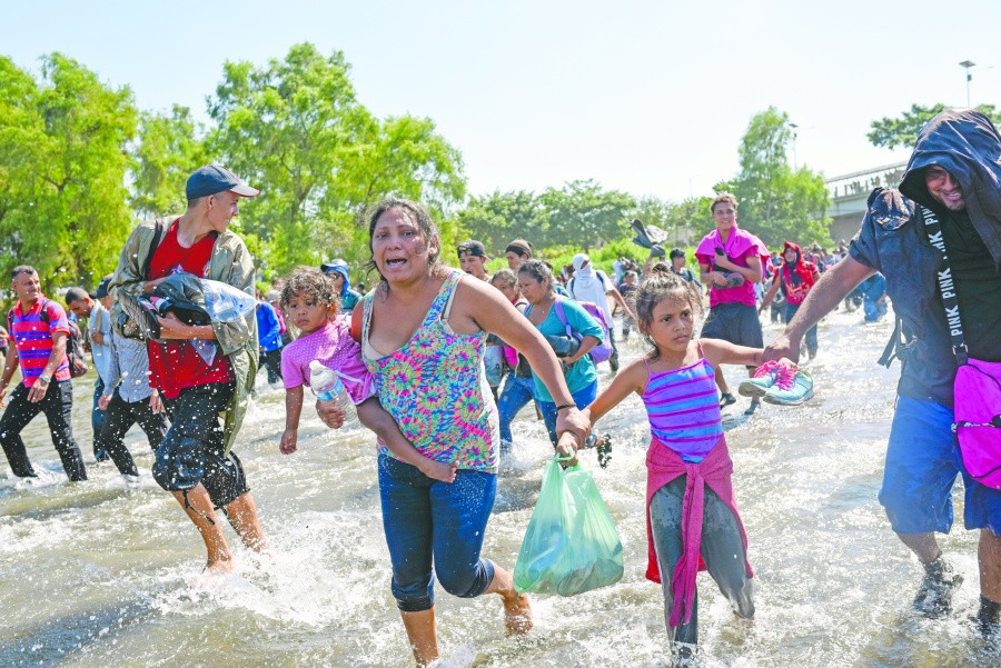 En la frontera sur chocan migrantes y Guardia Nacional
