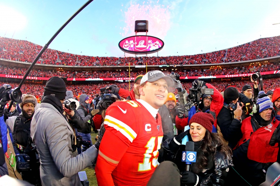 Tiroteo deja 2 muertos en festejos por título de Chiefs