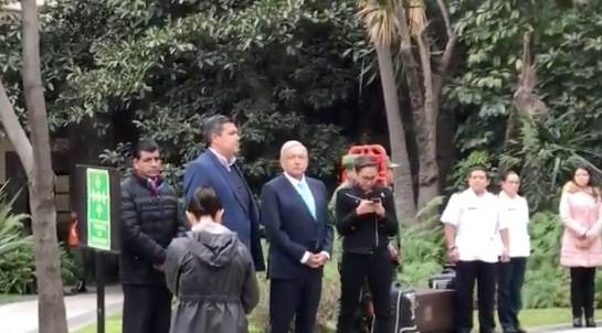 AMLO participa en macrosimulacro desde Palacio Nacional