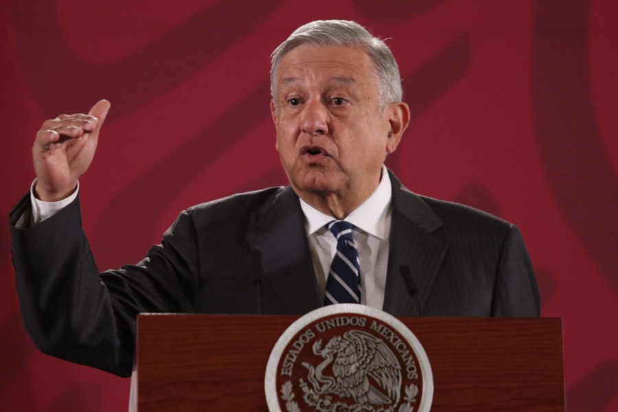 Freno es para cumplir la ley: López Obrador