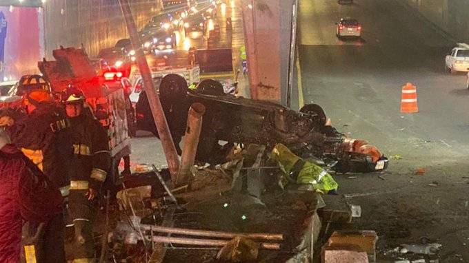 Una volcadura en Circuito Interior causa dos muertos