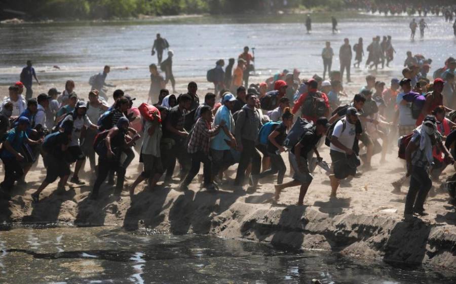 EU felicita al gobierno de México por contener a la caravana migrante
