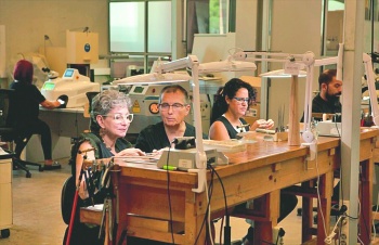 Investigan a joyer&iacute;a Tous por vender piezas con escaso oro