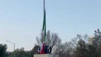 Encapuchados realizan pintas en Rector&iacute;a de CU