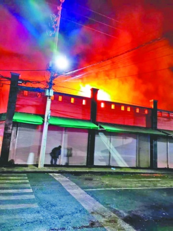 Descartan extorsi&oacute;n en incendios de mercados