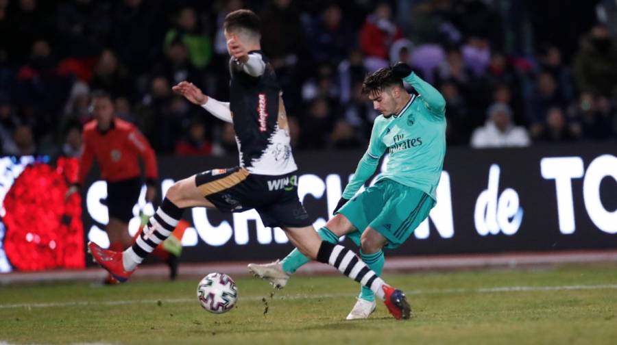 Real Madrid gana y pasa a octavos en la Copa del Rey