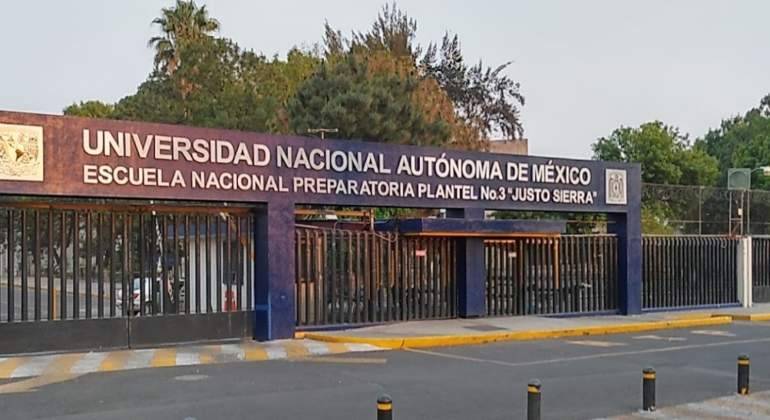 Toman encapuchados instalaciones de la Prepa 3 de la UNAM