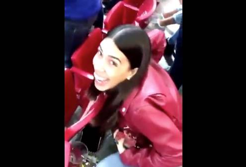 Surge #LadyCerveza en el estadio de las Chivas; la vetan del estadio