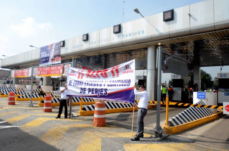 Toma de casetas no tiene causa social; pide AMLO no apoyar esas acciones