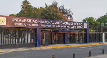Toman encapuchados instalaciones de la Prepa 3 de la UNAM