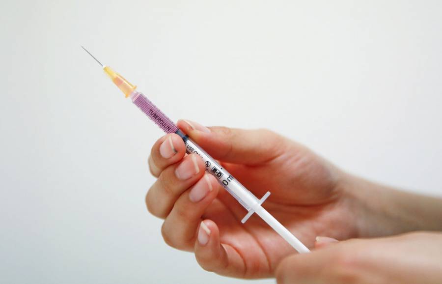Vacuna contra coronavirus podría estar lista en 10 años