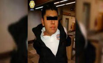 Le muerde la nariz a polic&iacute;a que le llam&oacute; la atenci&oacute;n por orinar en el metro